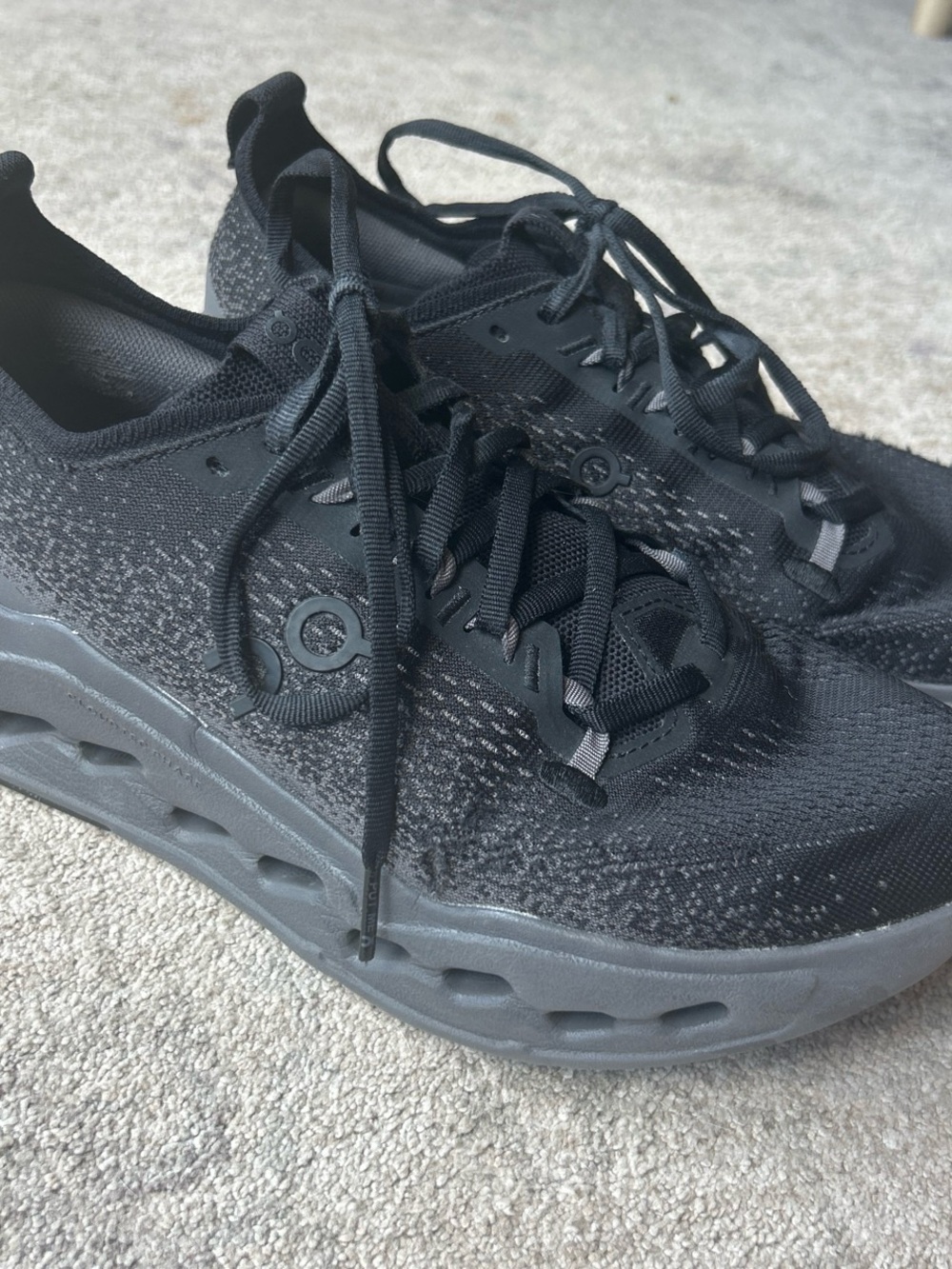 On cloud cloud surfer women’s 8.5